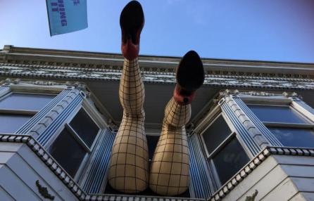 A spasso per San Francisco, una città difficile da dimenticare Un edificio vittoriano di Haight-Asbury
