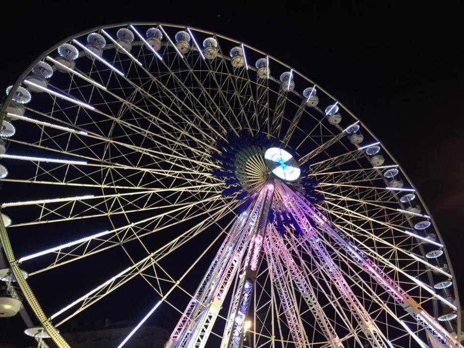 La ruota del Porto Vecchio di marsiglia di notte