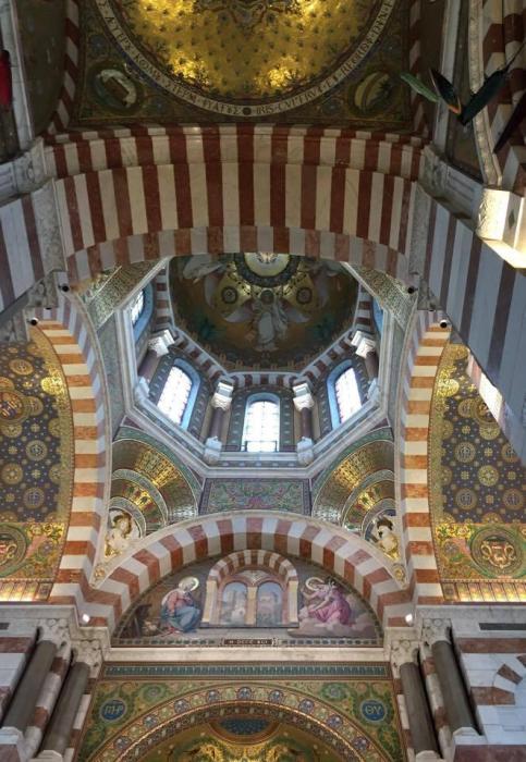 L'interno della Cattedrale di Marsiglia