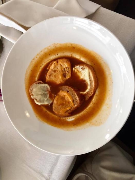 La bouillabaisse: il brodino e i crostini