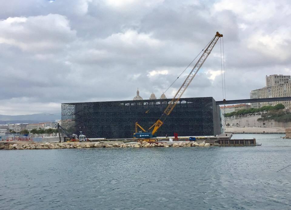 MuCem, si intravede la passerella che lo collega al forte