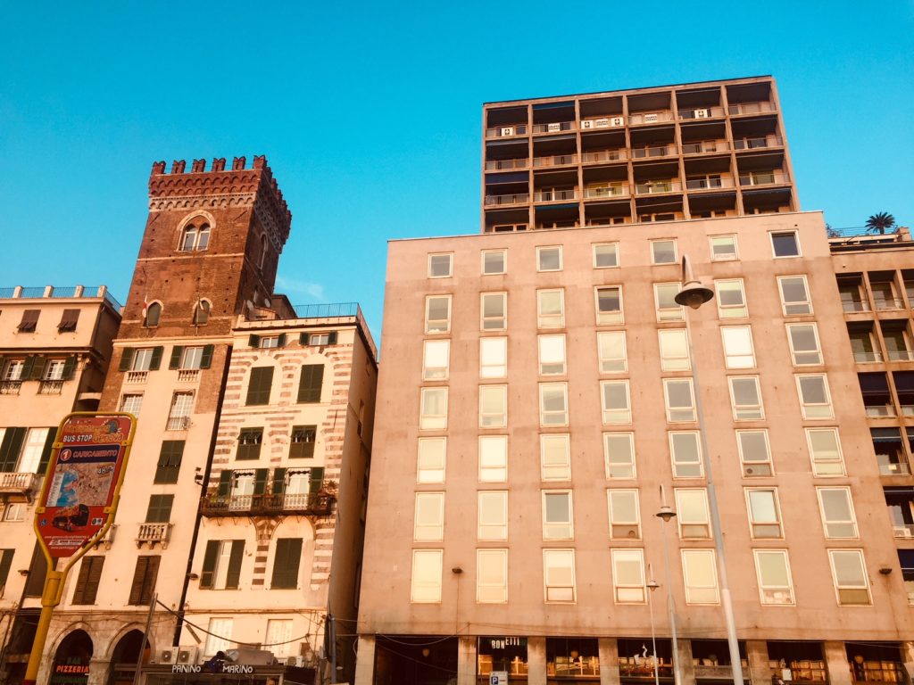 Il Palazzaccio di Piazza Caricamento a Genova.