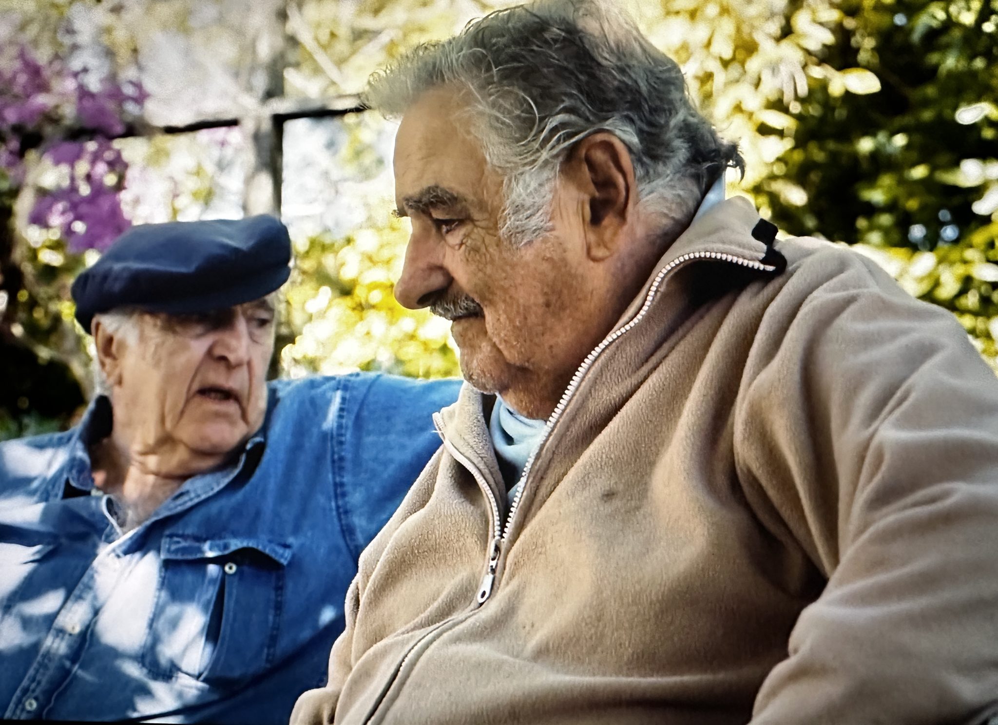 Mauricio Rosencof: «Le mie prigioni con il Pepe Mujica» Mauricio Rosencof in compagnia di Pepe Mujica